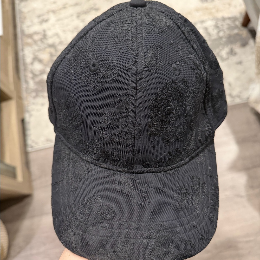 RARE Lululemon Black Floral-Textured Baseball Cap